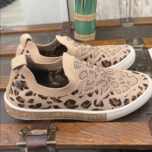 Bernie Mev. New York Leopard Print Slip-On Sneakers